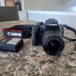 Canon EOS rebel XS DSLR camera